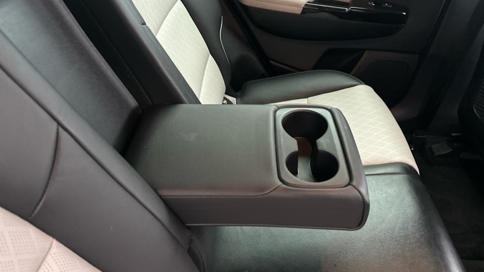 Rear Armrest/ Cup Holder