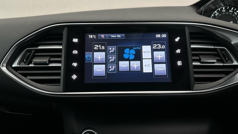 Air Conditioning  /Dual Climate Control 