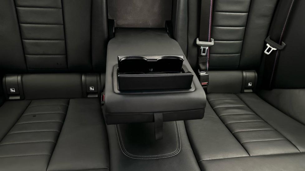 Rear Armrest/ Cup Holder