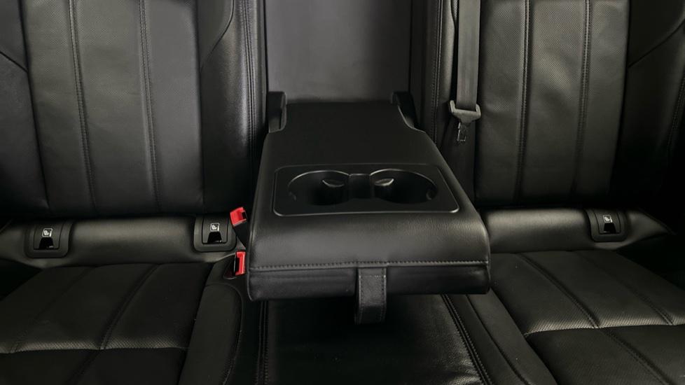 Rear Armrest/ Cup Holder