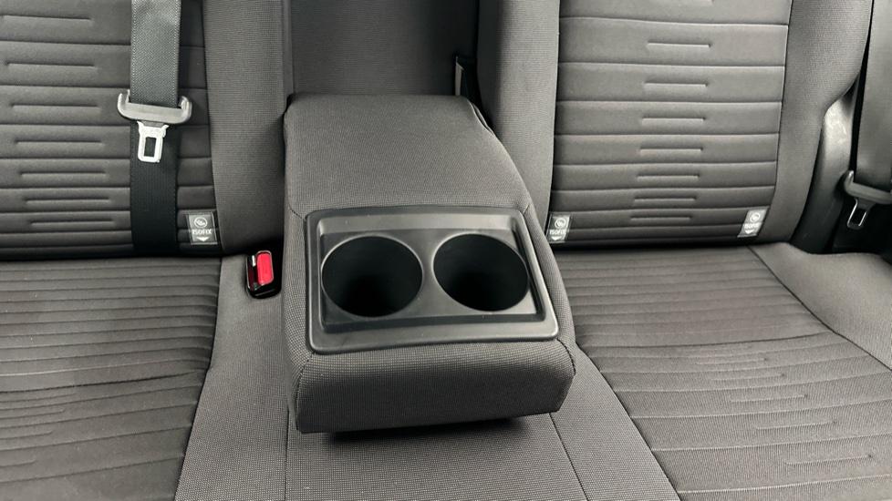 Rear Armrest/ Cup Holder