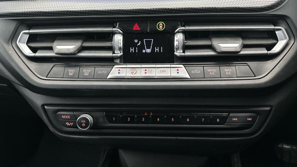 Dual Climate Control / Air Conditioning 