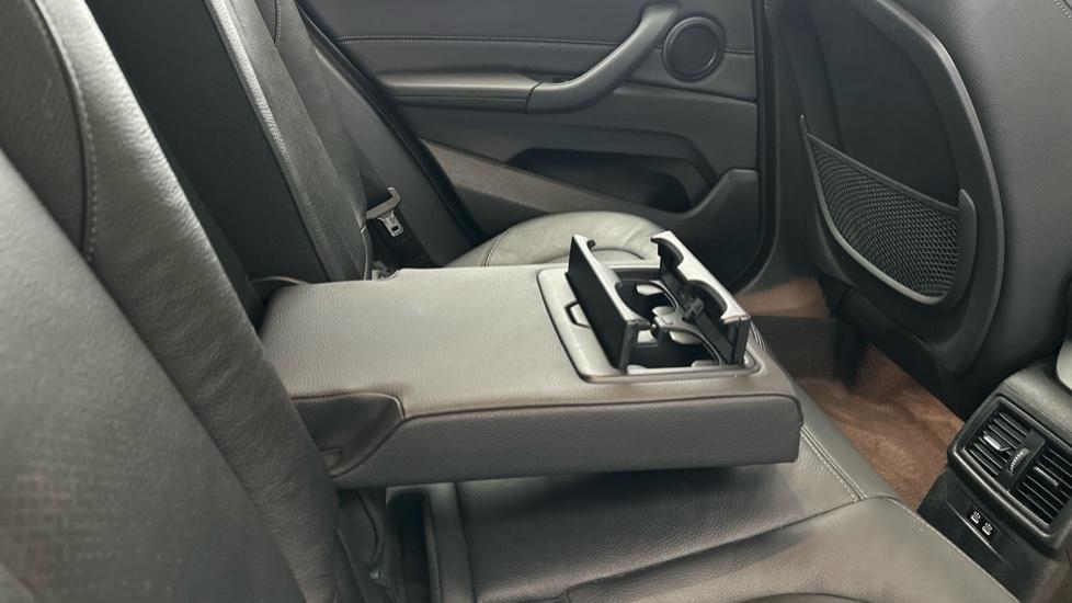 Rear Armrest/ Cup Holder