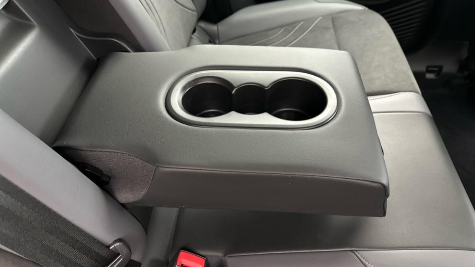 Rear Armrest/ Cup Holder