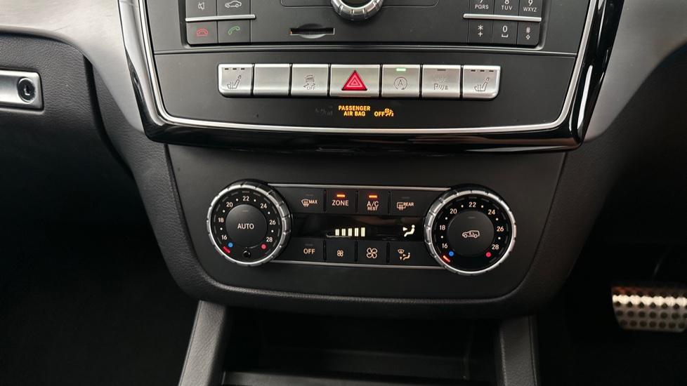 Dual Climate Control / Air Conditioning / Auto Stop/Start / Heated Seats 