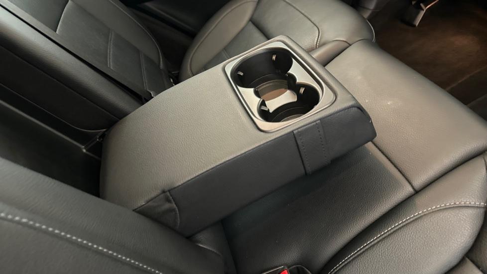 Rear Armrest/ Cup Holder