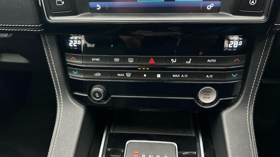 Air Conditioning /Dual Climate Control 