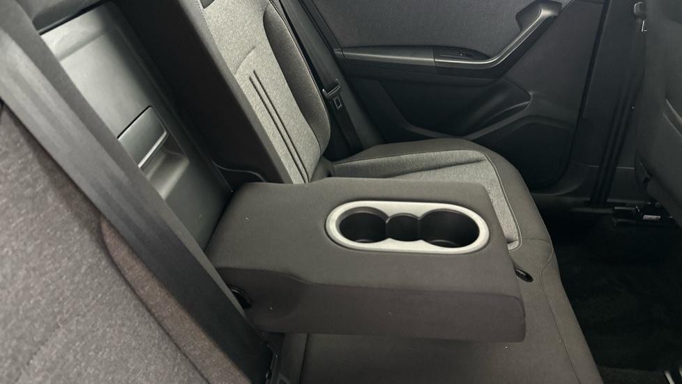 Rear Armrest/ Cup Holder