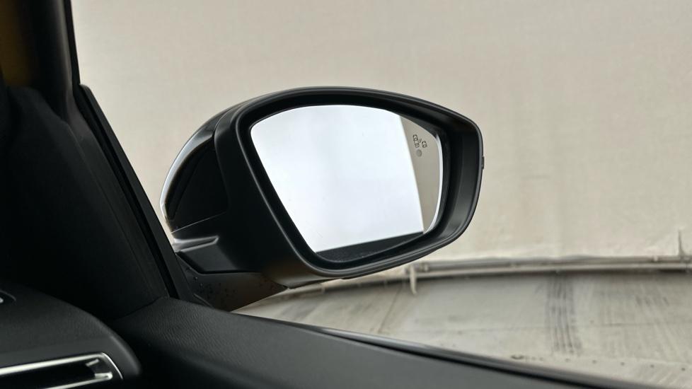 Blind Spot Monitoring System 