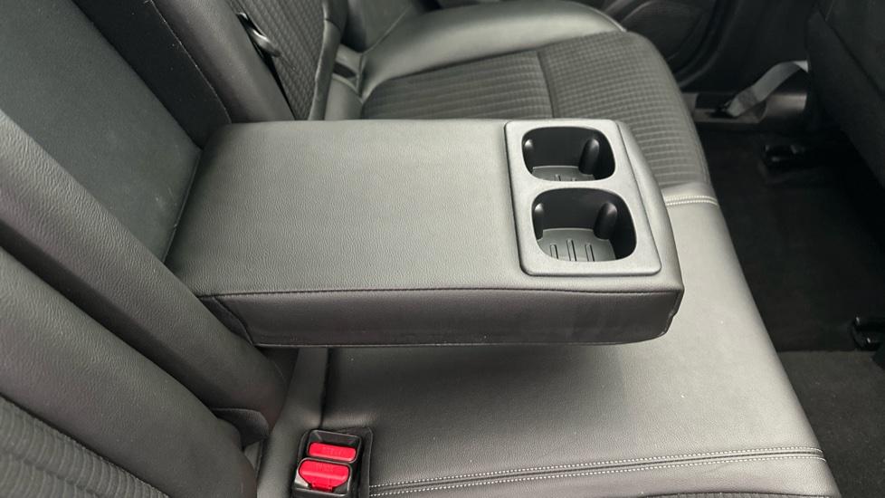 Rear Armrest/ Cup Holder