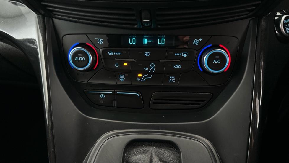 Dual Climate Control / Air Conditioning / Auto Stop/Start