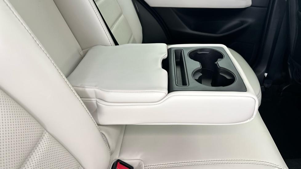 Rear Armrest/ Cup Holder