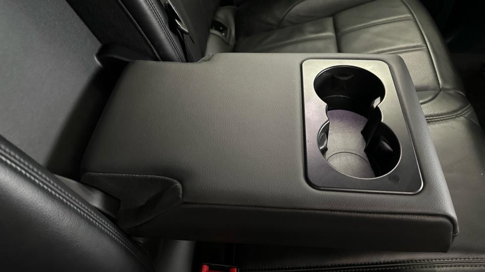 Rear Armrest/ Cup Holder