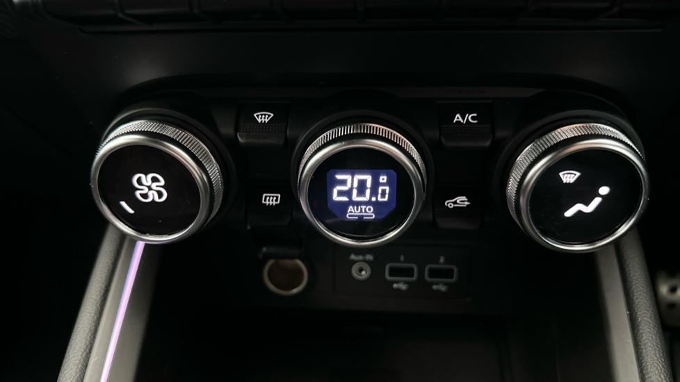 Air Conditioning /Dual Climate Control 