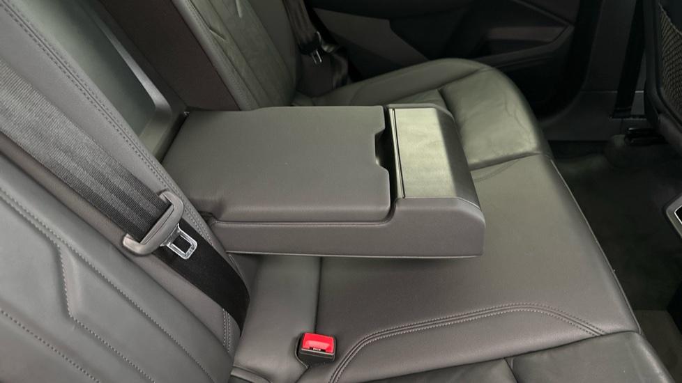 Rear Armrest/ Cup Holder