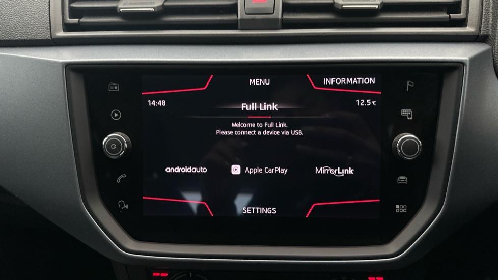 Apple Car Play & Android Auto