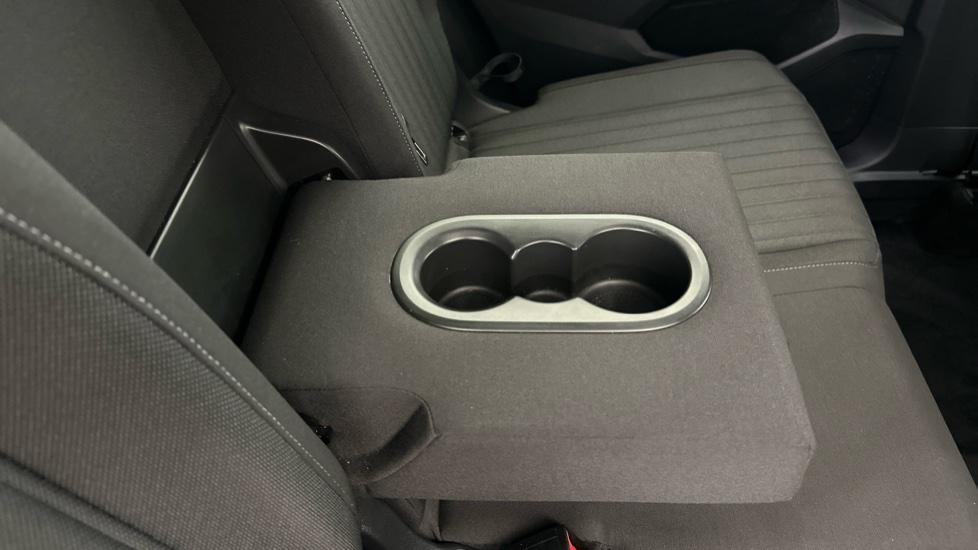 Rear Armrest/ Cup Holder