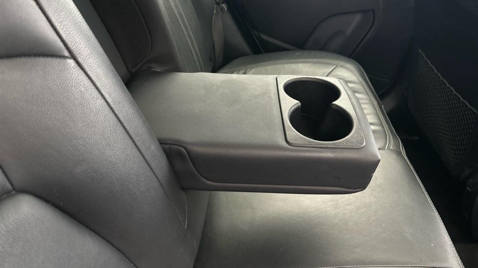 Rear Armrest/ Cup Holder