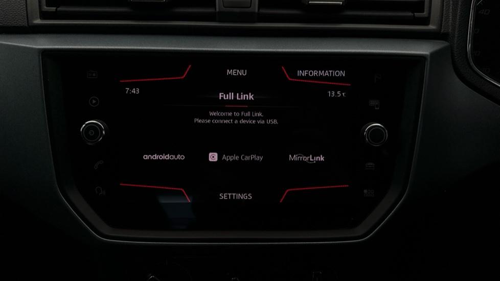 Apple Car Play & Android Auto