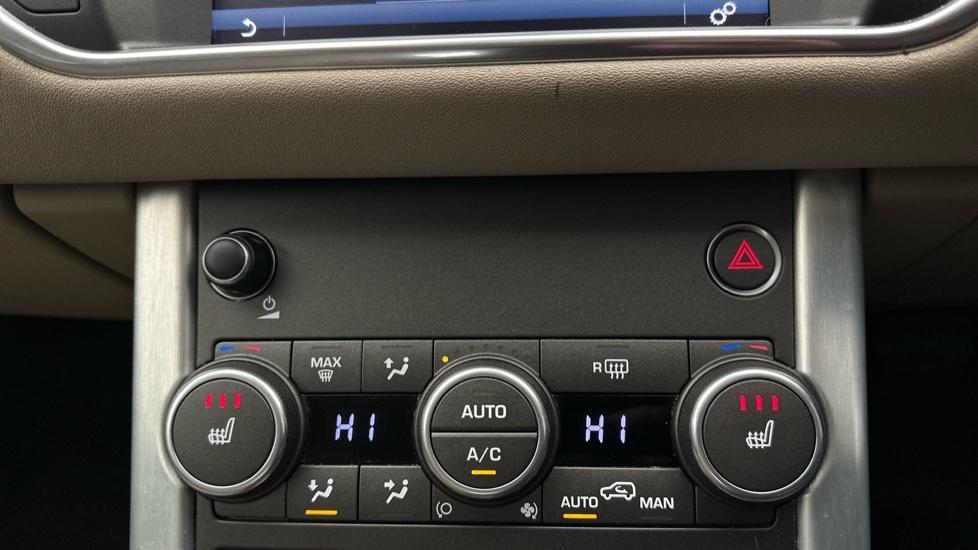 Dual Climate Control  / Air Conditioning  / Heated Seats 