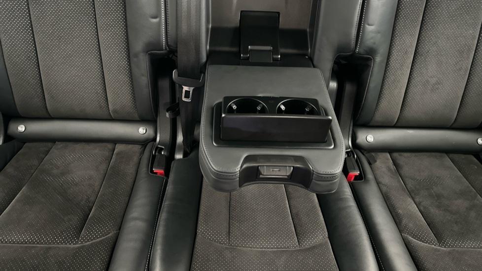 Rear Armrest/ Cup Holder