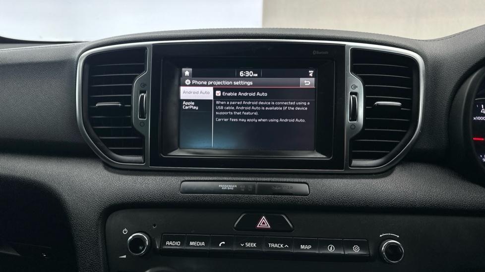 Apple Car Play & Android Auto