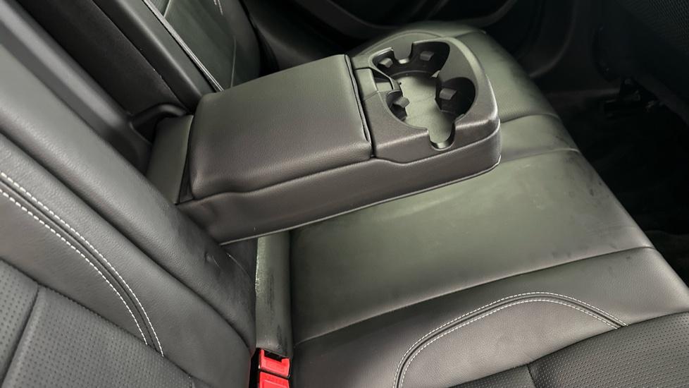 Rear Armrest/ Cup Holder