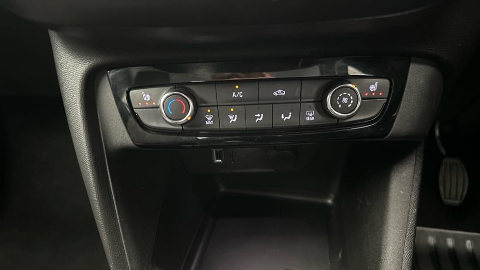 Air Conditioning /Heated Seats 