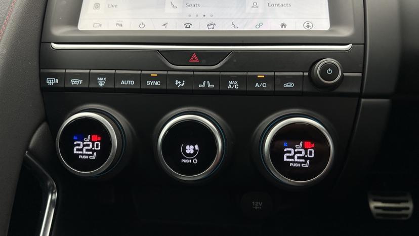 Dual Climate Control / Air Conditioning 