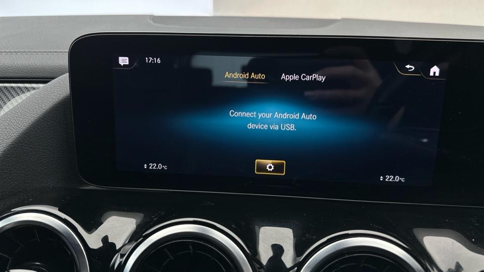 Apple Car Play & Android Auto