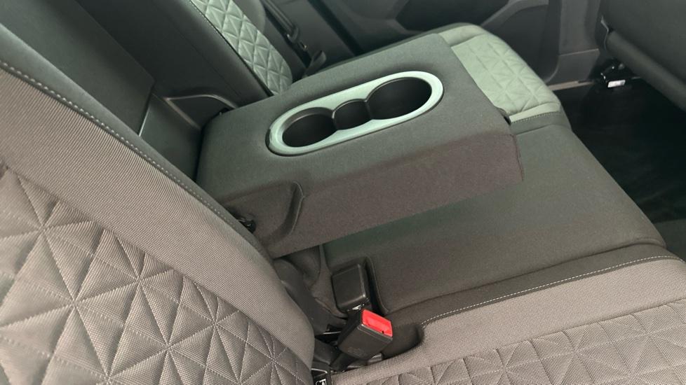 Rear Armrest/ Cup Holder