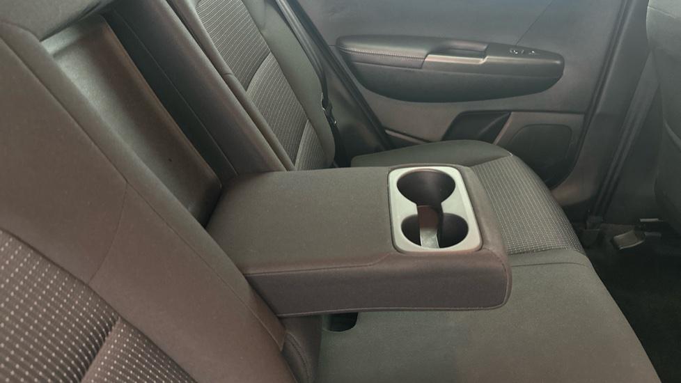 Rear Armrest/ Cup Holder