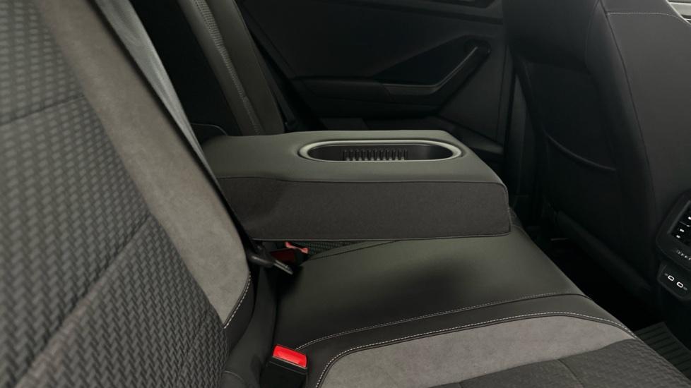 Rear Armrest/ Cup Holder