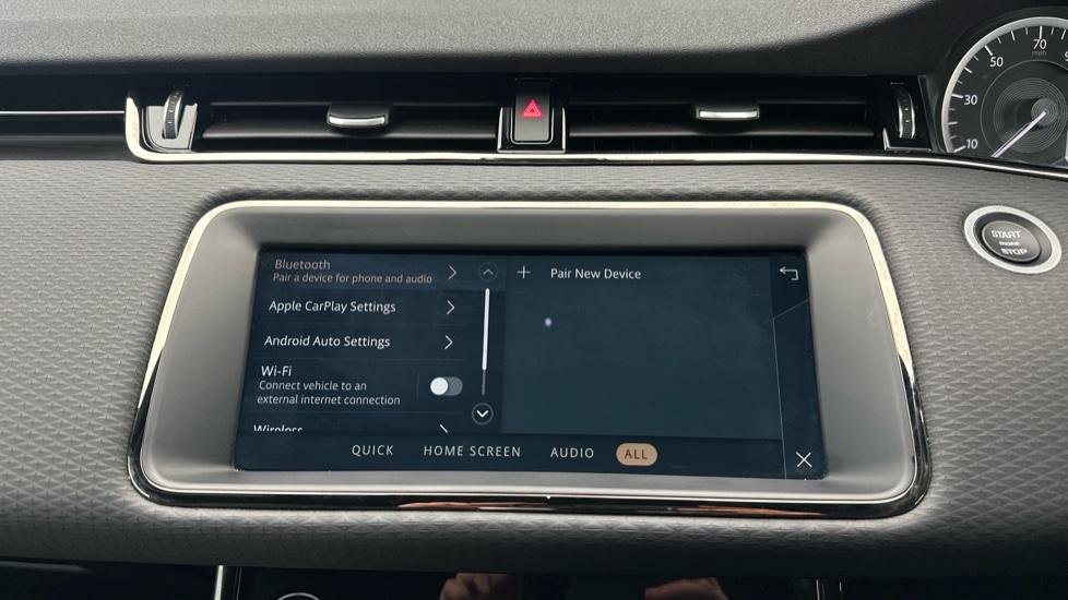 Bluetooth / Apple CarPlay / Android Auto 