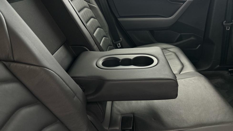 Rear Armrest/ Cup Holder