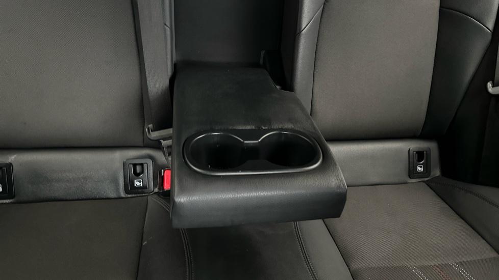 Rear Armrest/ Cup Holder