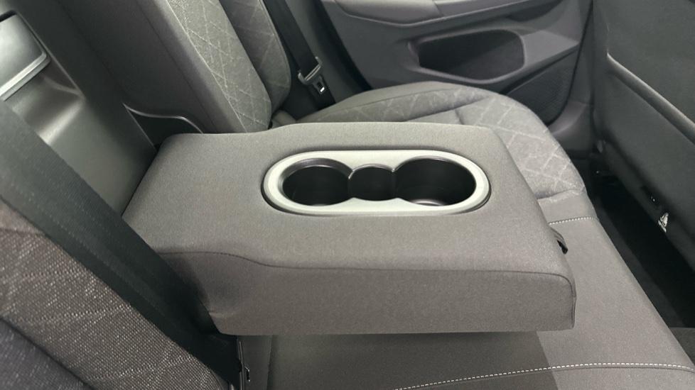 Rear Armrest/ Cup Holder