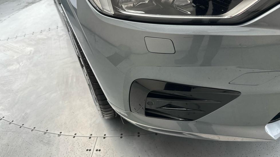 Front Parking Sensors / Headlight Washers 