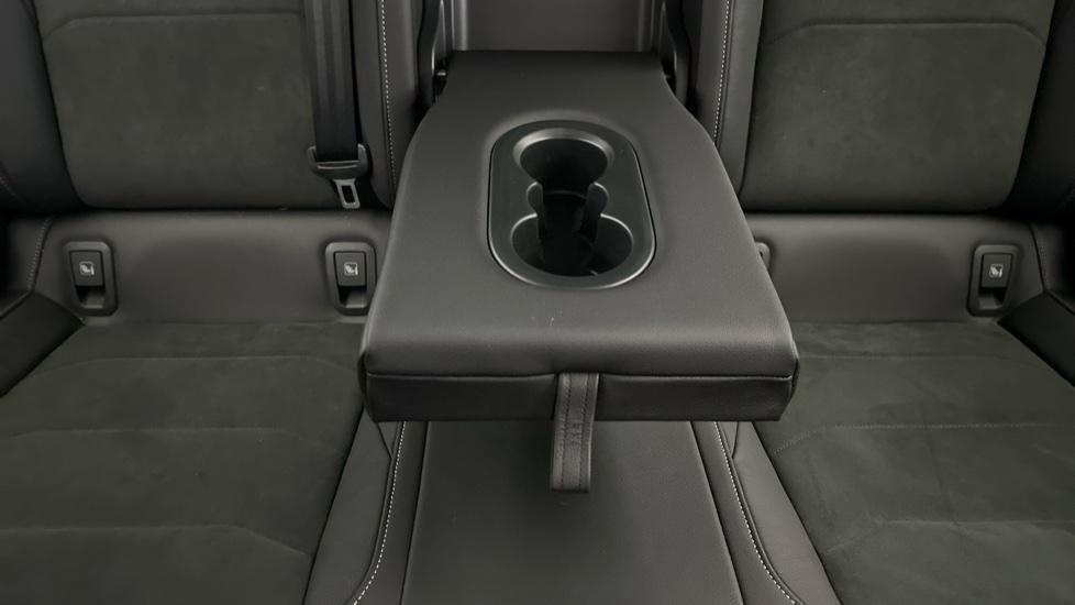 Rear Armrest/ Cup Holder