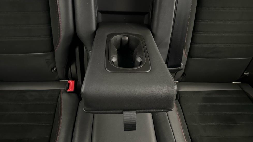 Rear Armrest/ Cup Holder