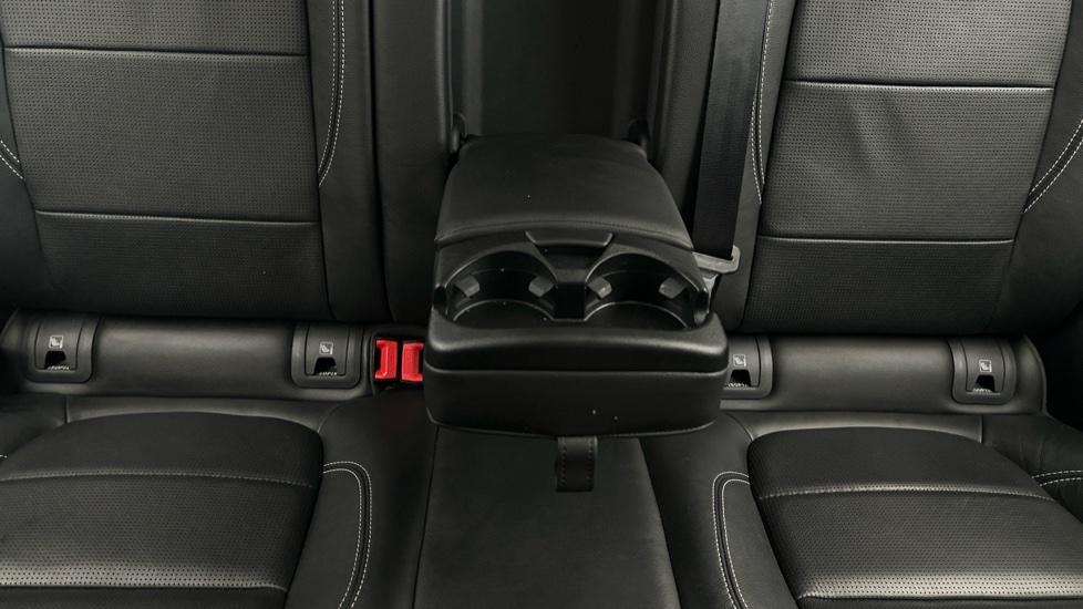 Rear Armrest/ Cup Holder