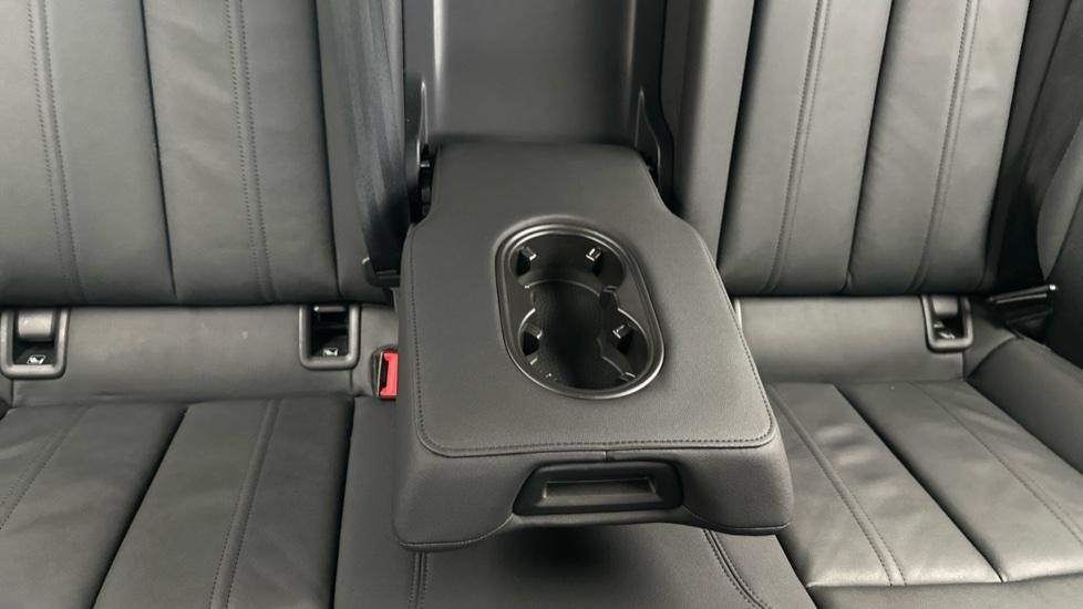 Rear Armrest/ Cup Holder