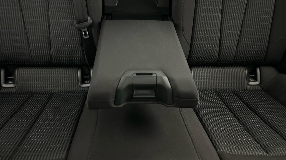 Rear armrest 