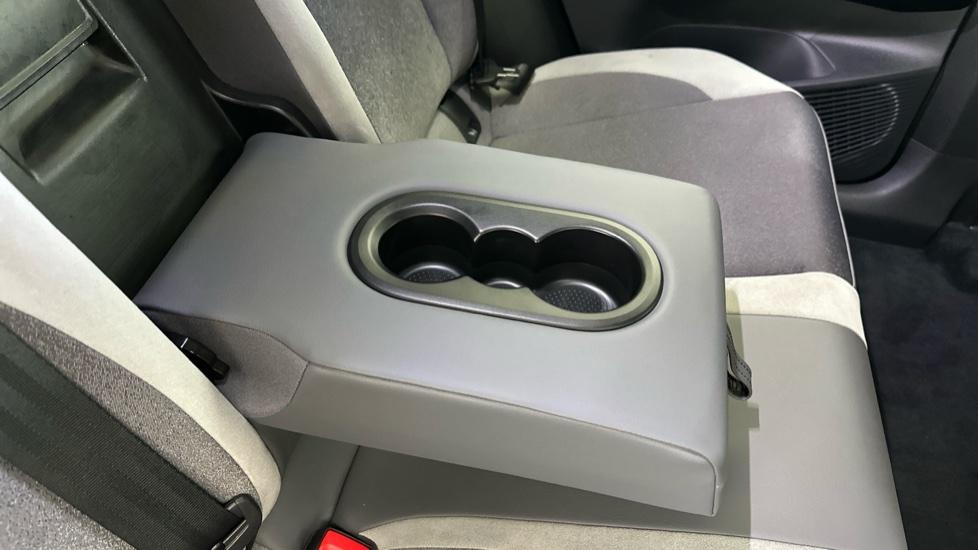 Rear Armrest/ Cup Holder