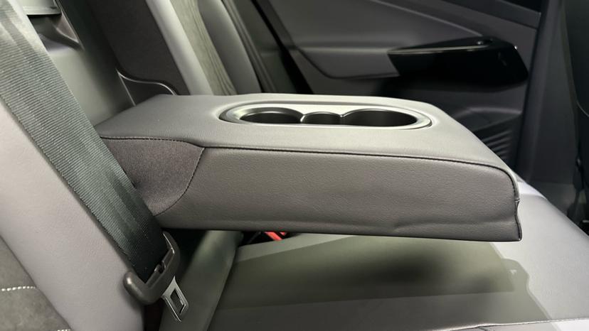 Rear Armrest/ Cup Holder