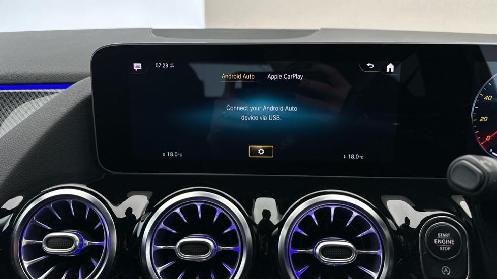 Apple Car Play & Android Auto