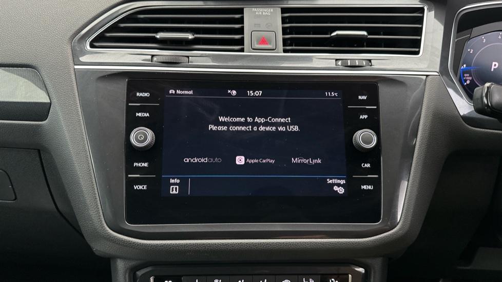 Apple Car Play & Android Auto