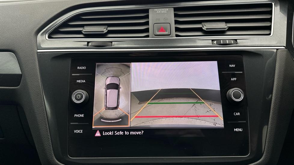 Rear View Camera /360/Park Pilot 