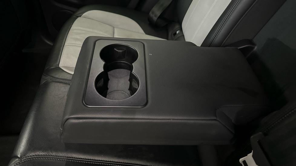 Rear Armrest/ Cup Holder