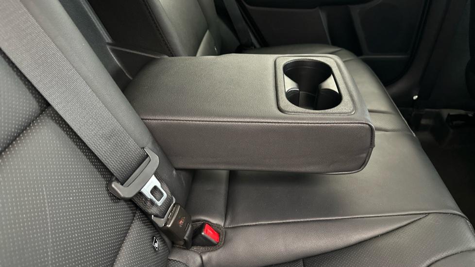 Rear Armrest/ Cup Holder